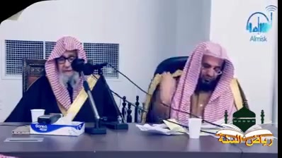 حكم الصلاة بمسجد فيه قبر